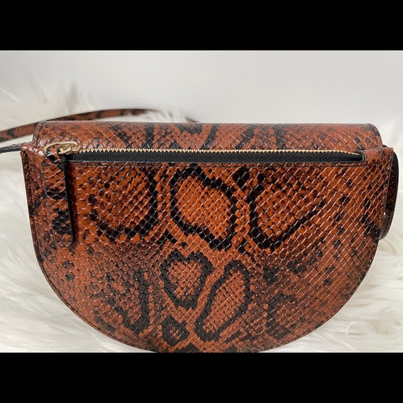 Auth. Wandler belt bag in python print. - Picture 3 of 11